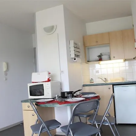 4 Pers Avec Balcon, Parking Et Piscine Aux Minimes - - Fr-1-246-177 Lägenhet La Rochelle (Charente-Maritime)